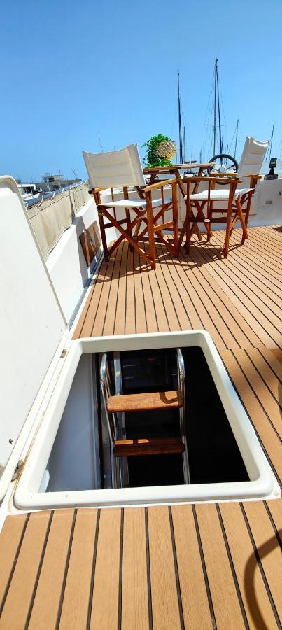 Hotel Panaby - House Boat à Palerme Extérieur photo