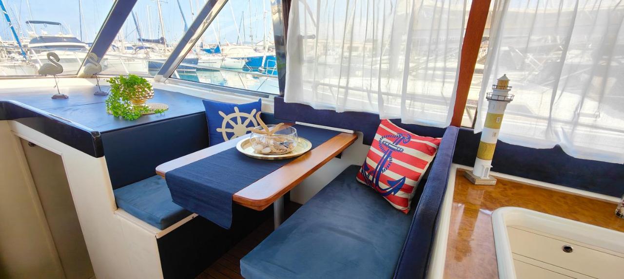 Hotel Panaby - House Boat à Palerme Extérieur photo