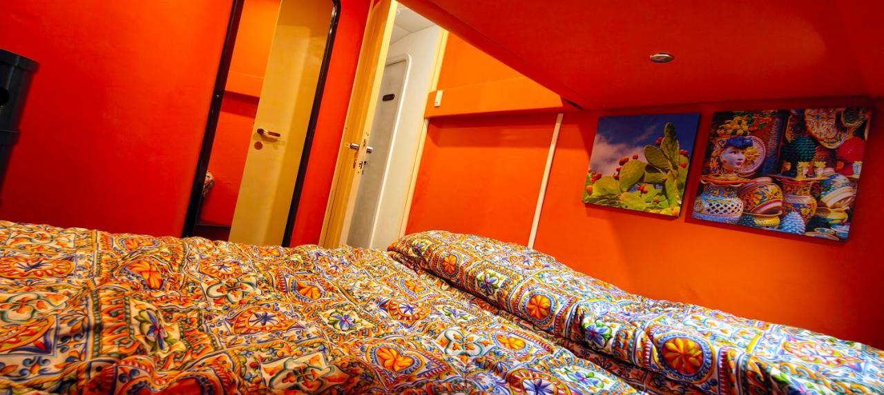 Hotel Panaby - House Boat à Palerme Extérieur photo